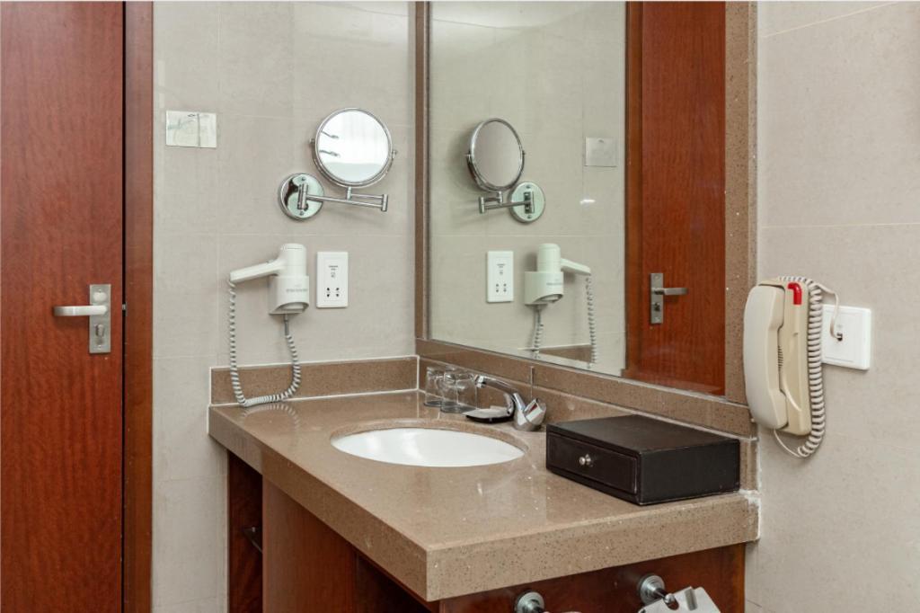 Qingdao Blue Horizon Hotel Licang Экстерьер фото