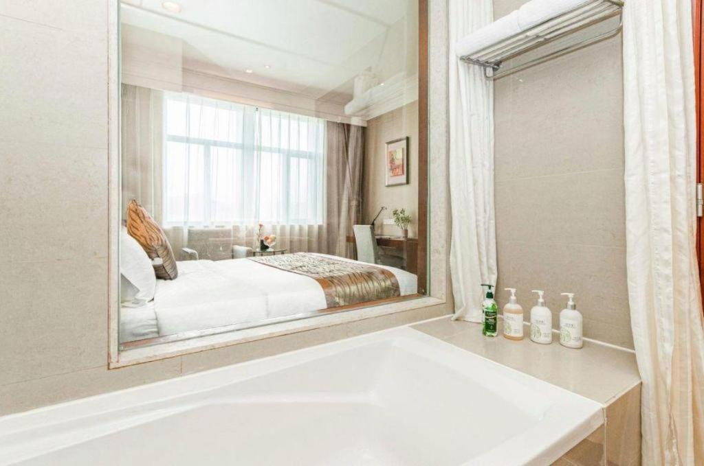 Qingdao Blue Horizon Hotel Licang Экстерьер фото