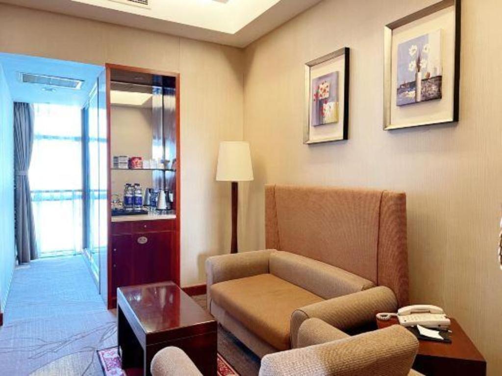Qingdao Blue Horizon Hotel Licang Экстерьер фото